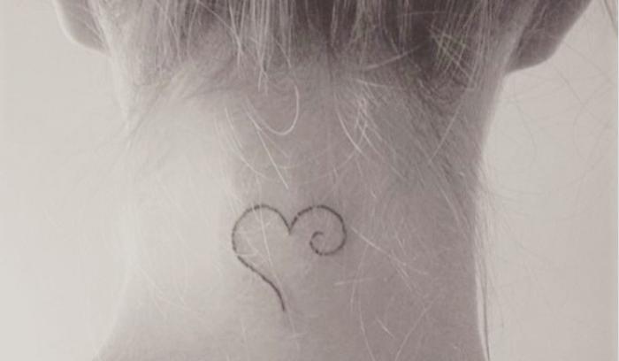 17 tatouages sur la nuque qui vont vous inspirer | #7