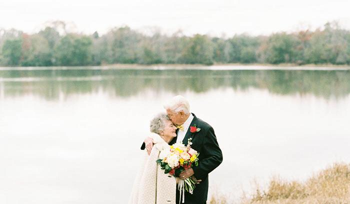 Découvrez le shooting photos plein de douceur de ces 2 grands-parents pour fêter leur 63ème anniversaire de mariage | #4