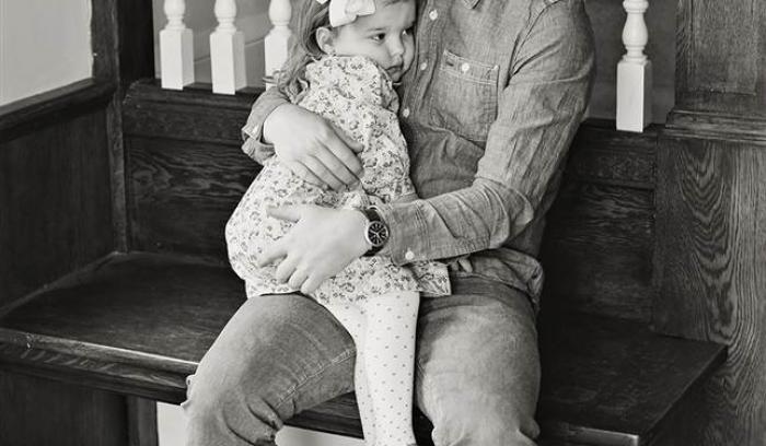 Cet homme a refait ses photos de mariage avec sa petite fille après le décès de sa femme... et elles sont magnifiques | #9