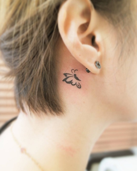 26 idées de tatouages derrière l'oreille | So Busy Girls 26 idées de tatouages derrière l'oreille | So Busy Girls