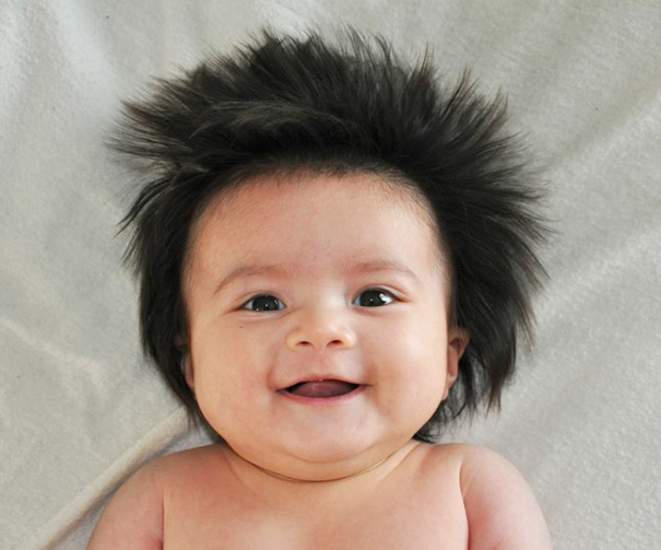 21 Adorables Bebes Nes Avec Beaucoup De Cheveux Sur La Tete So Busy Girls