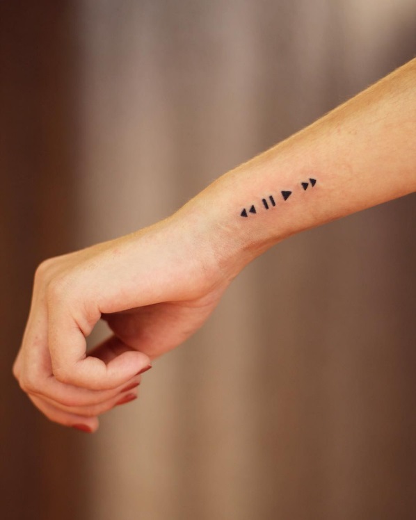 17 idées de petits tatouages sur votre bras ou votre avantbras So Busy Girls