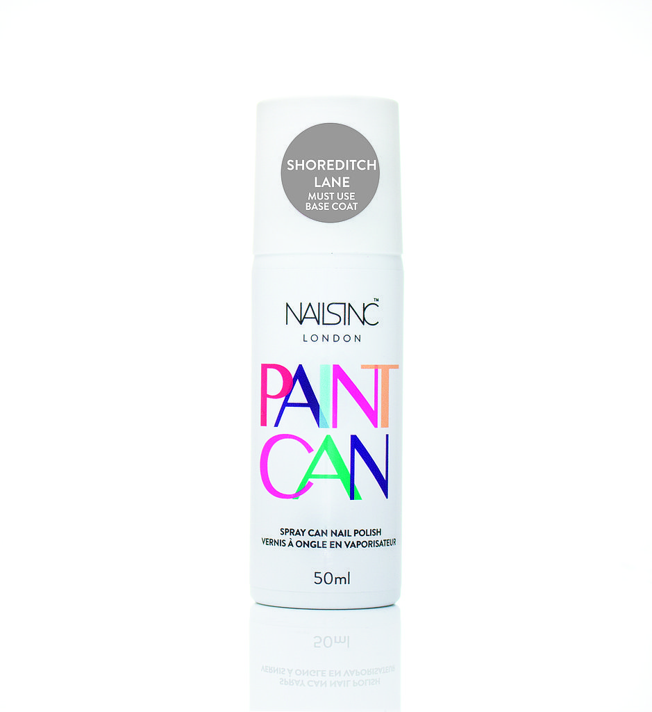 pulverisez-votre-manucure-avec-ce-vernis-en-spray-2