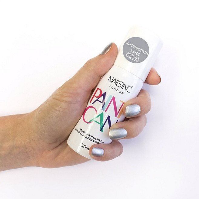 pulverisez-votre-manucure-avec-ce-vernis-en-spray-3