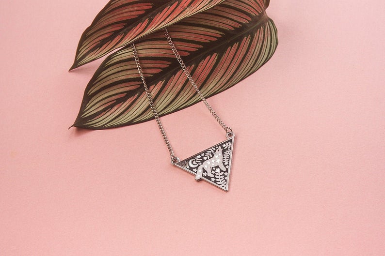 collier-triangle-loup