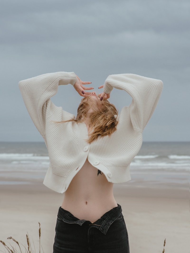 femme-taille-fine-plage