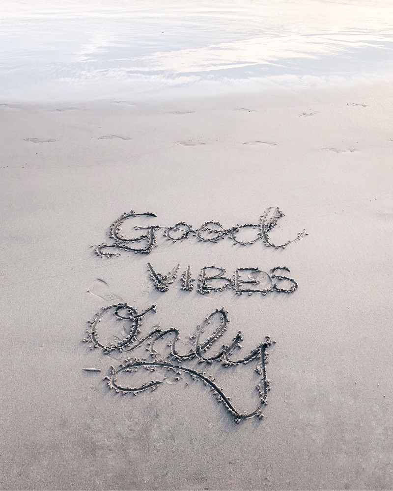 good-vibes-only-sable-plage