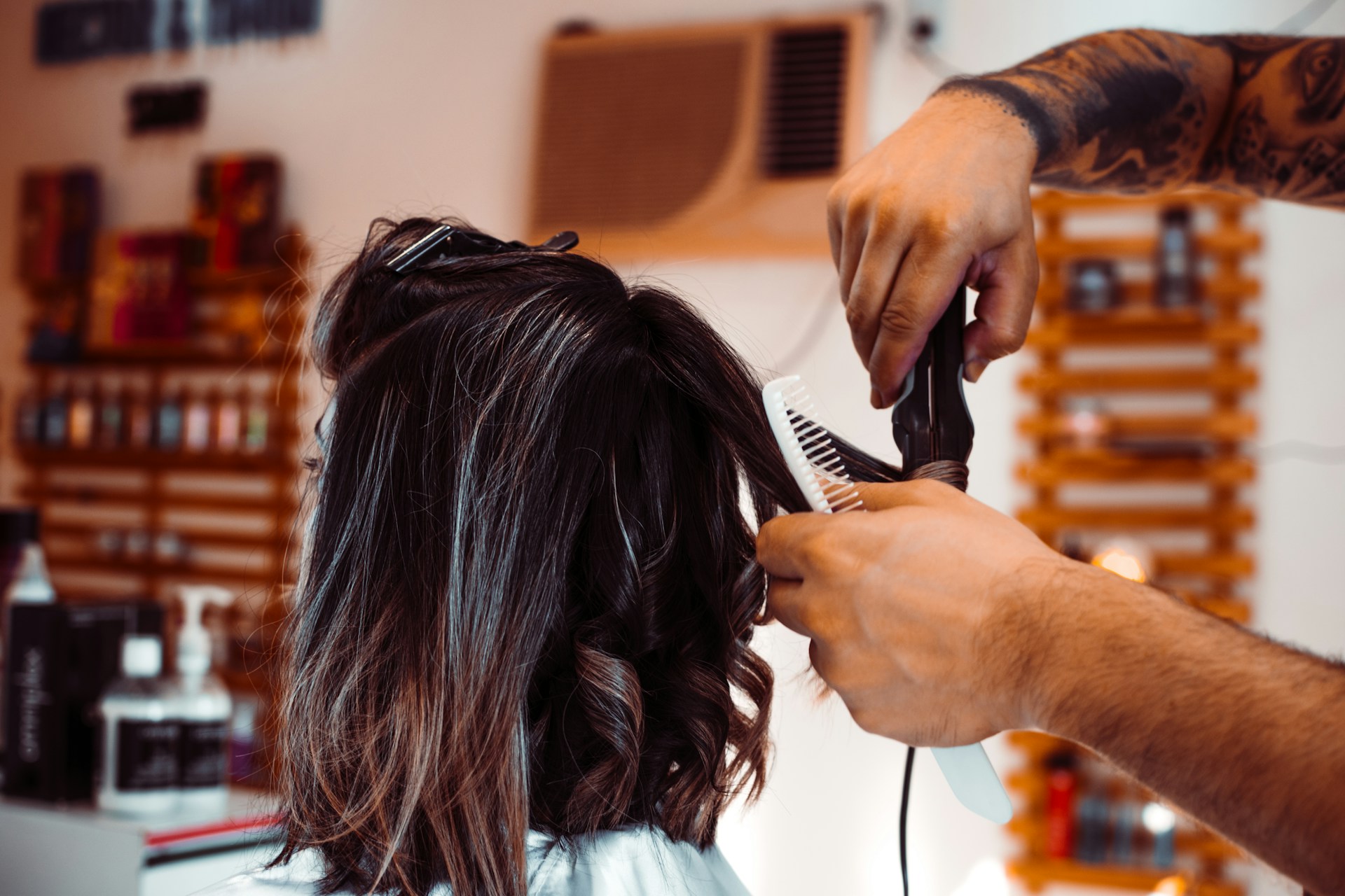 Couper les cheveux secs : les avantages