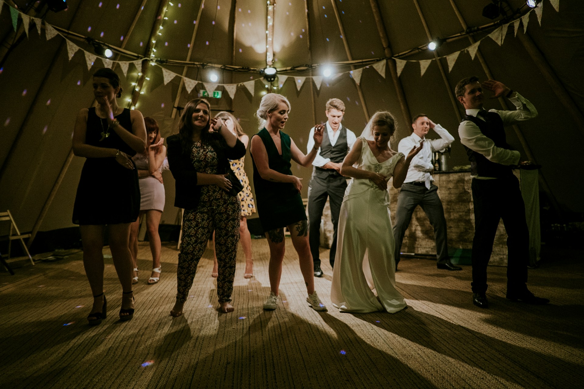 Danser entre amis : la base d'une fête joyeuse et réussie !