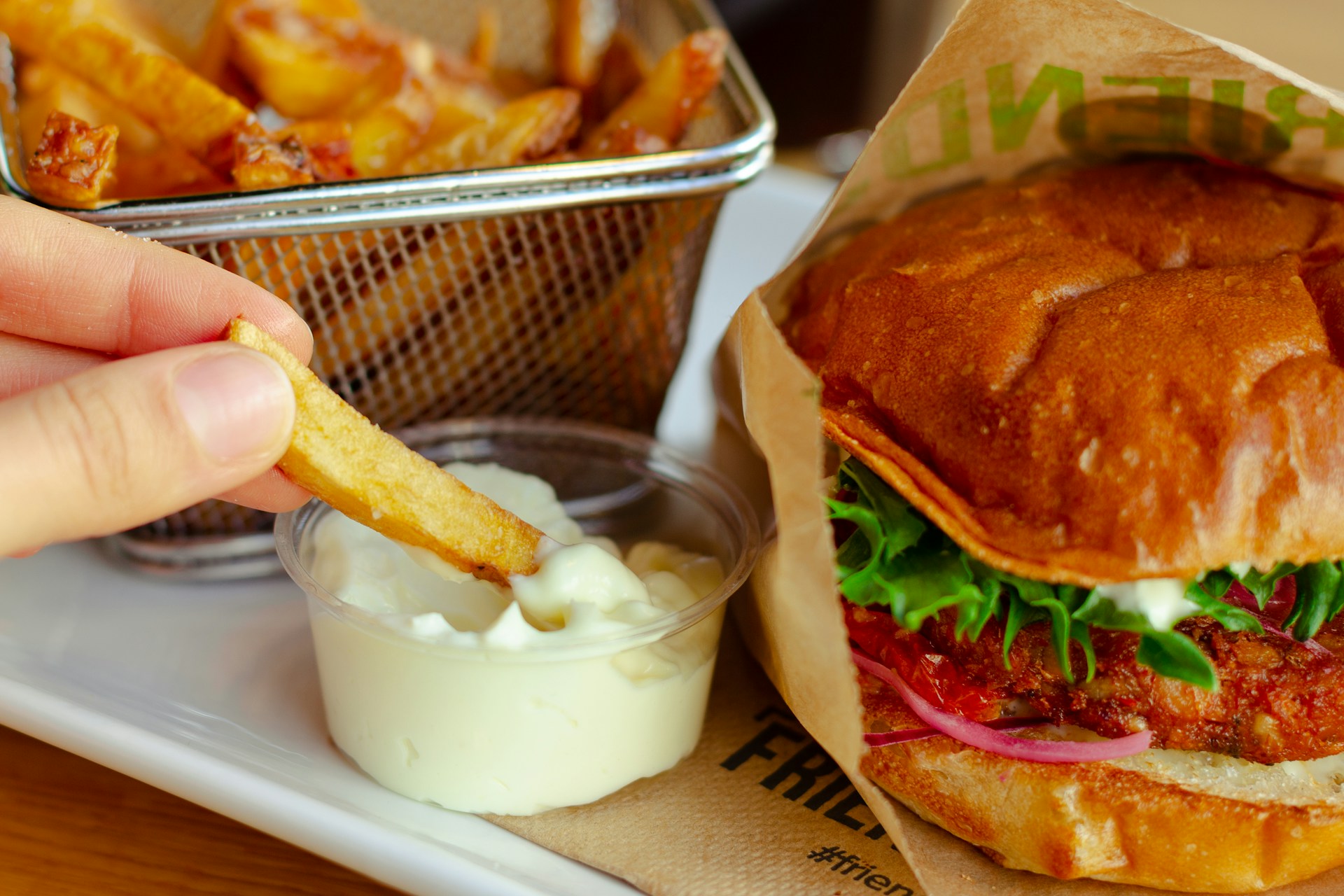 Inconvénients de manger une nuit blanche : brûler moins de calories.