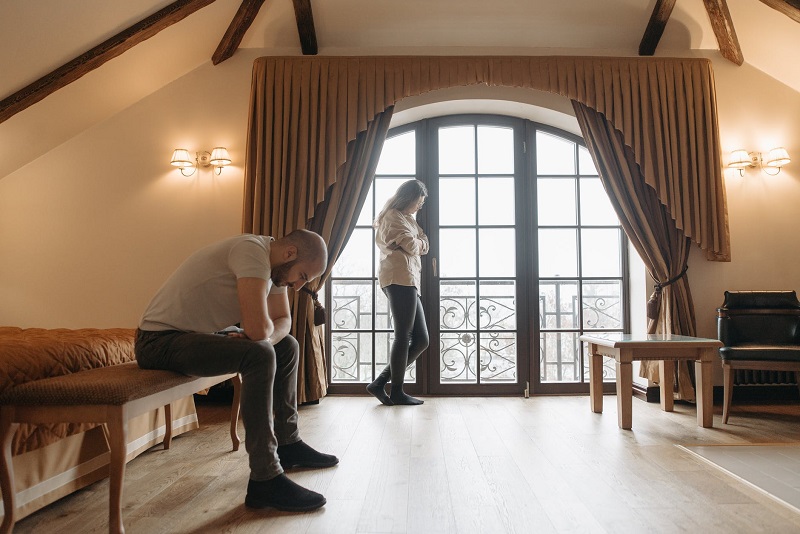 Pourquoi les hommes et les femmes sont infidèles ? Les raisons.