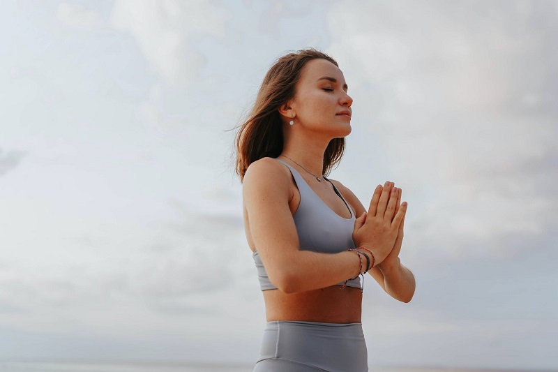 Faire du yoga et de la méditation tous les matins : les avantages