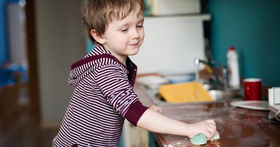 Quelles tâches ménagères donner à ses enfants ?