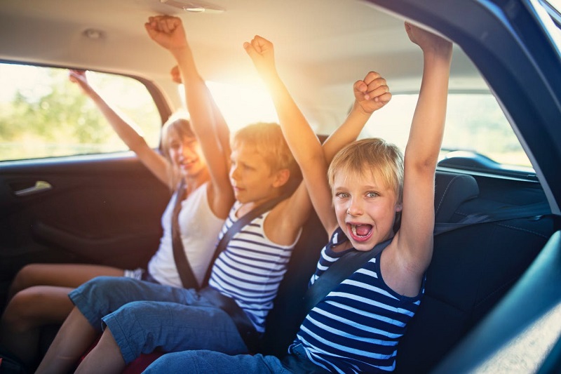 Comment occuper les enfants dans la voiture ?