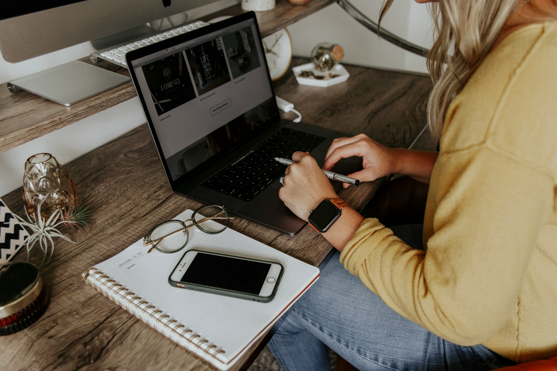 Faire du télétravail dans sa chambre : avantages et inconvénients.