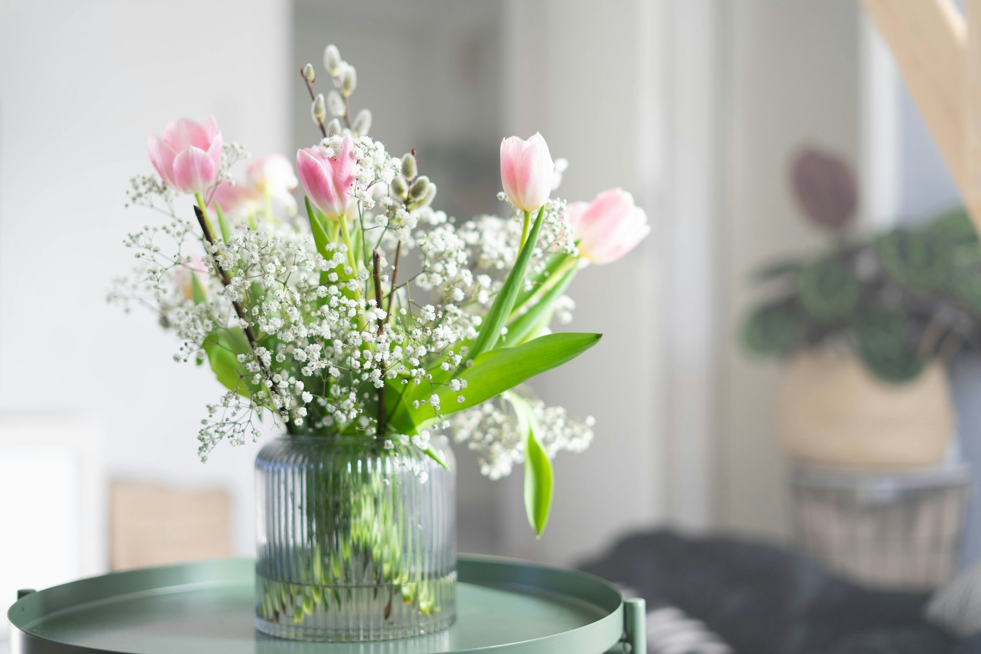 Comment faire durer un bouquet de fleurs plus longtemps ? Les astuces efficaces.