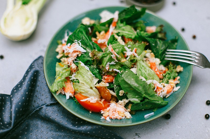 Manger des aliments bons pour la peau.