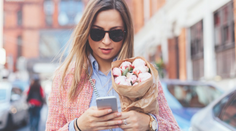 Avec combien de personnes parler en même temps sur une appli de rencontre ?