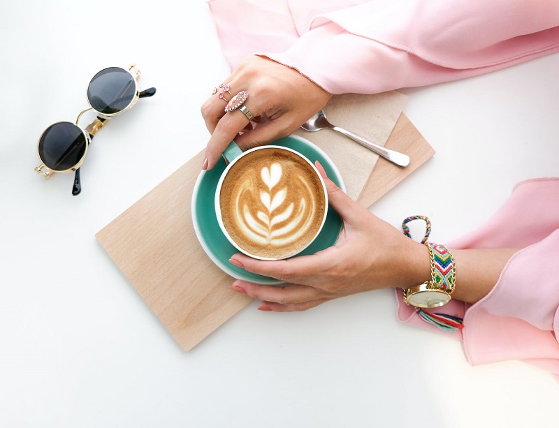 Boire un café à jeun : les conséquences sur le corps