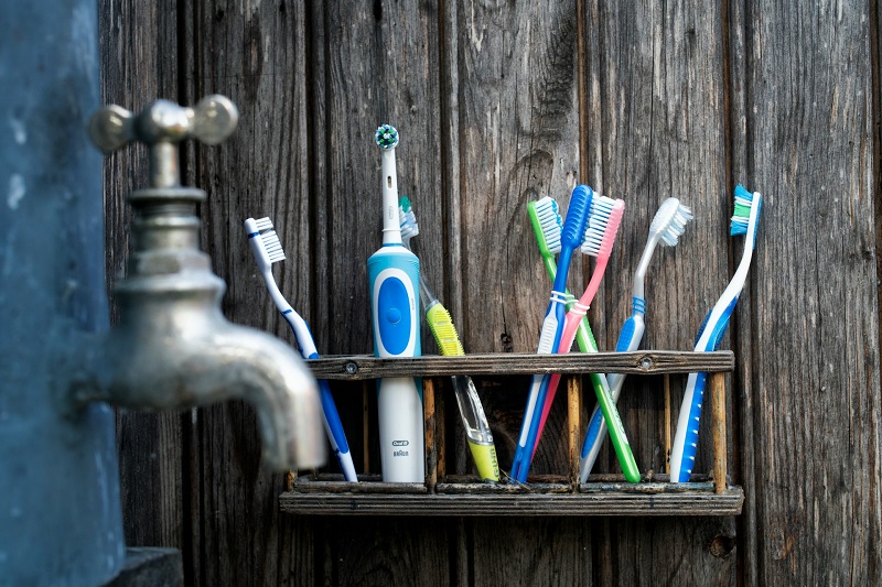 Quand se laver les dents pour avoir des dents blanches ?