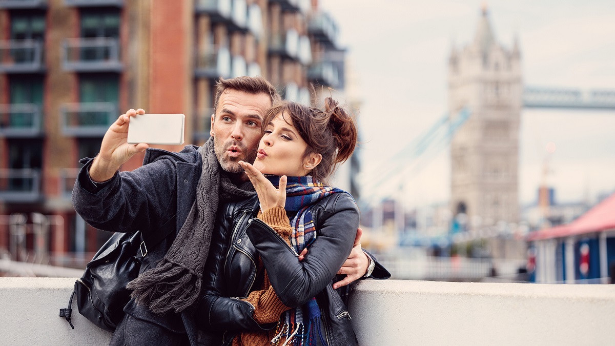 Publier beaucoup de selfies en couple