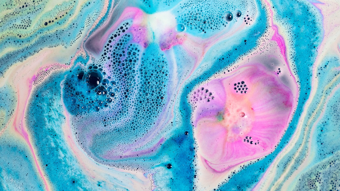 intergalactic_bath_bomb_hero_image_2021-4_e5e6a243_thumbnail_4096