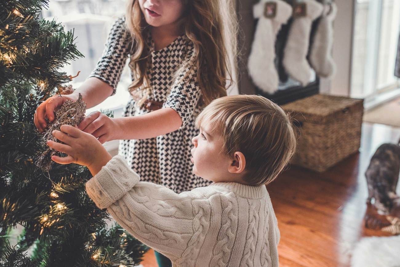 Comment aider son enfant à mieux profiter de Noël ?