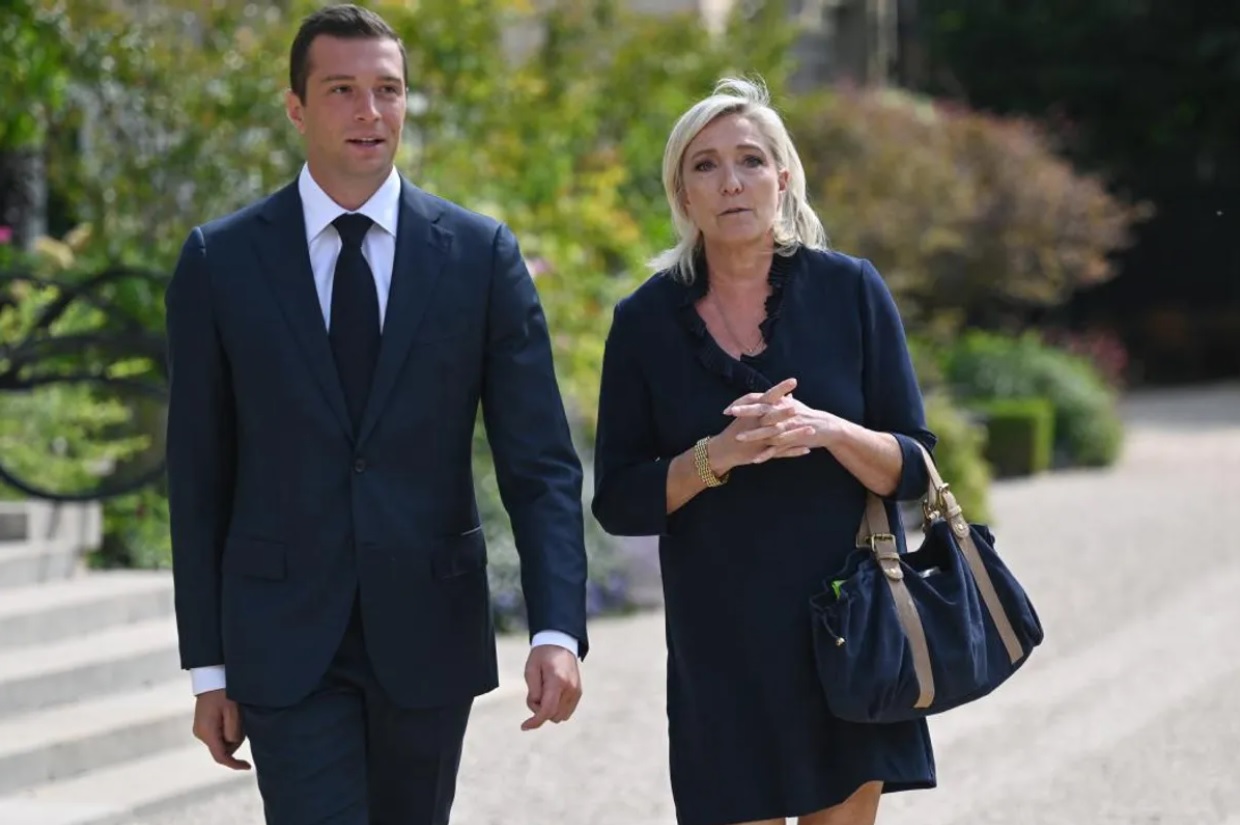 Une « dissolution ultrarapide » : Marine Le Pen et Jordan Bardella exigent une dissolution immédiate