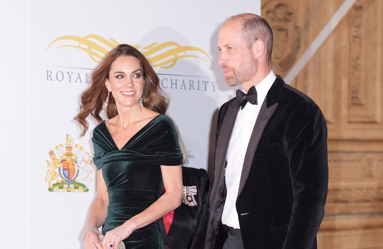 prince-william-clin-doeil-kate-middleton-visite-galles-hommage-discret