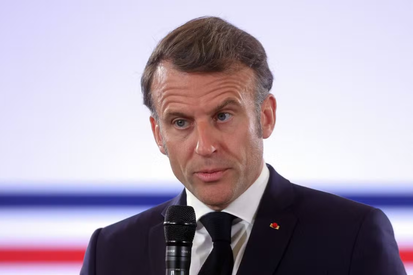 Téléphones interdits au lycée : cette annonce d’Emmanuel Macron qui pourrait tout changer dès la rentrée prochaine
