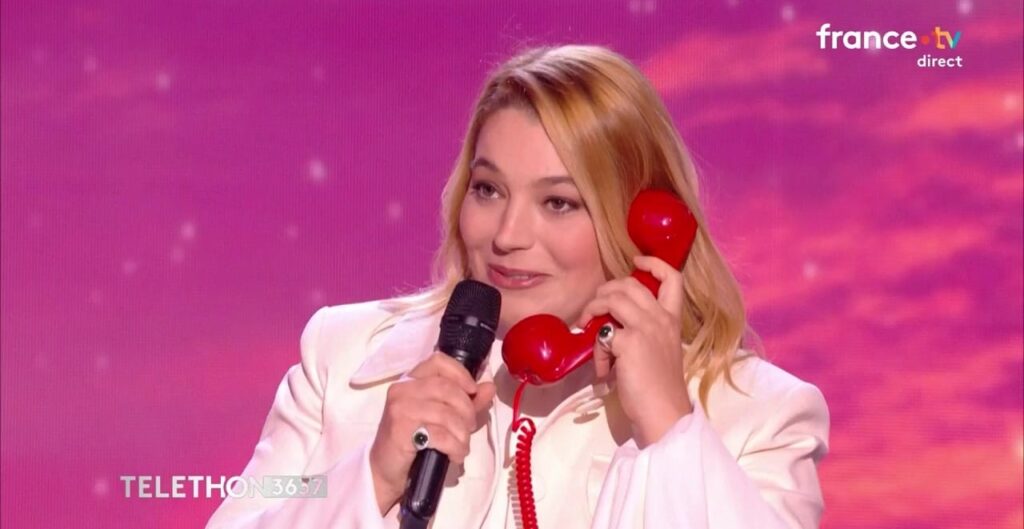 Santa bouleverse le Téléthon 2025 avec un don historique et une promesse totalement inattendue