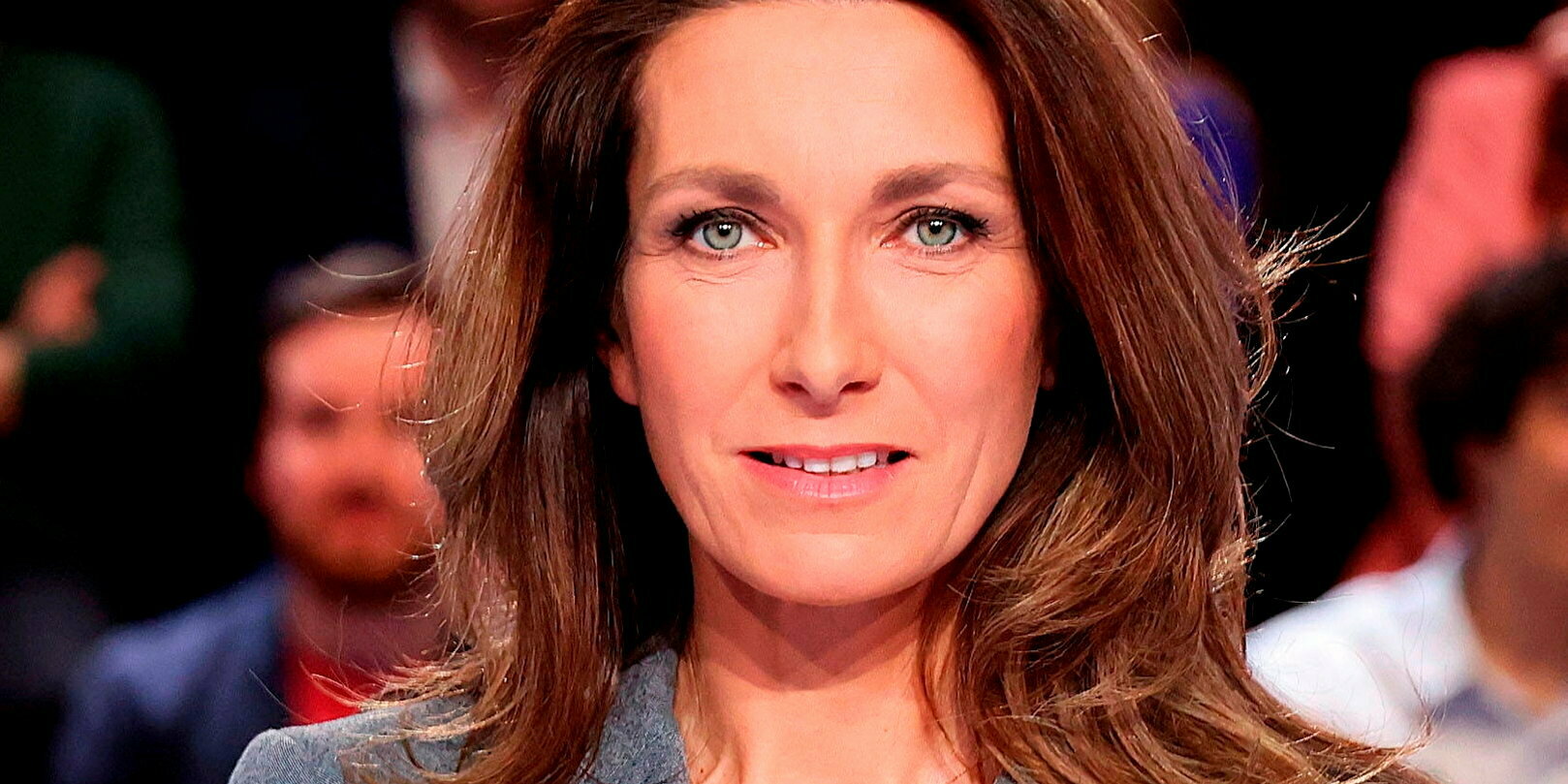 Anne-Claire Coudray brise le protocole en fin de JT&nbsp;: ce message adress&eacute; &agrave; Jacques Legros n&rsquo;est pas pass&eacute; inaper&ccedil;u