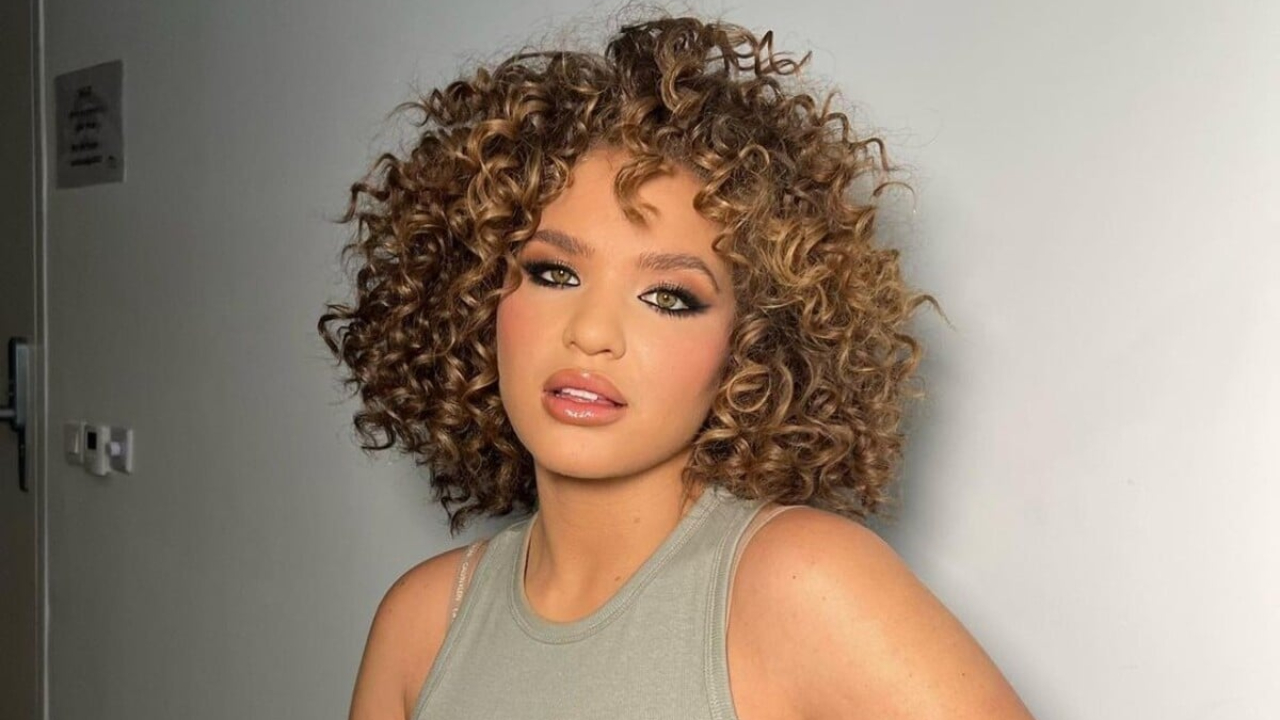 Elle est d&eacute;j&agrave; n&eacute;e&nbsp;: L&eacute;a Haddad bouleverse le public lors du prime de la Star Academy