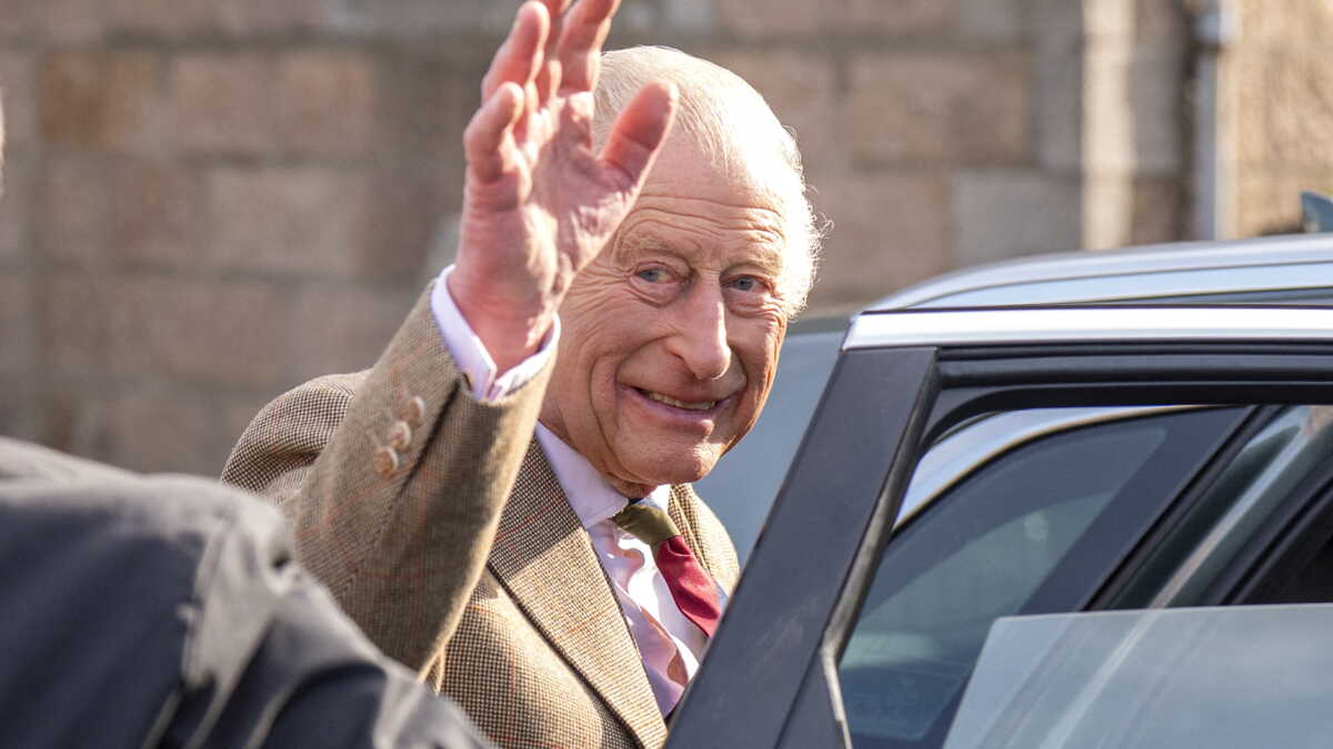 Pol&eacute;mique&nbsp;: le palais de Buckingham r&eacute;pond aux critiques sur les d&eacute;placements en h&eacute;licopt&egrave;re de la famille royale