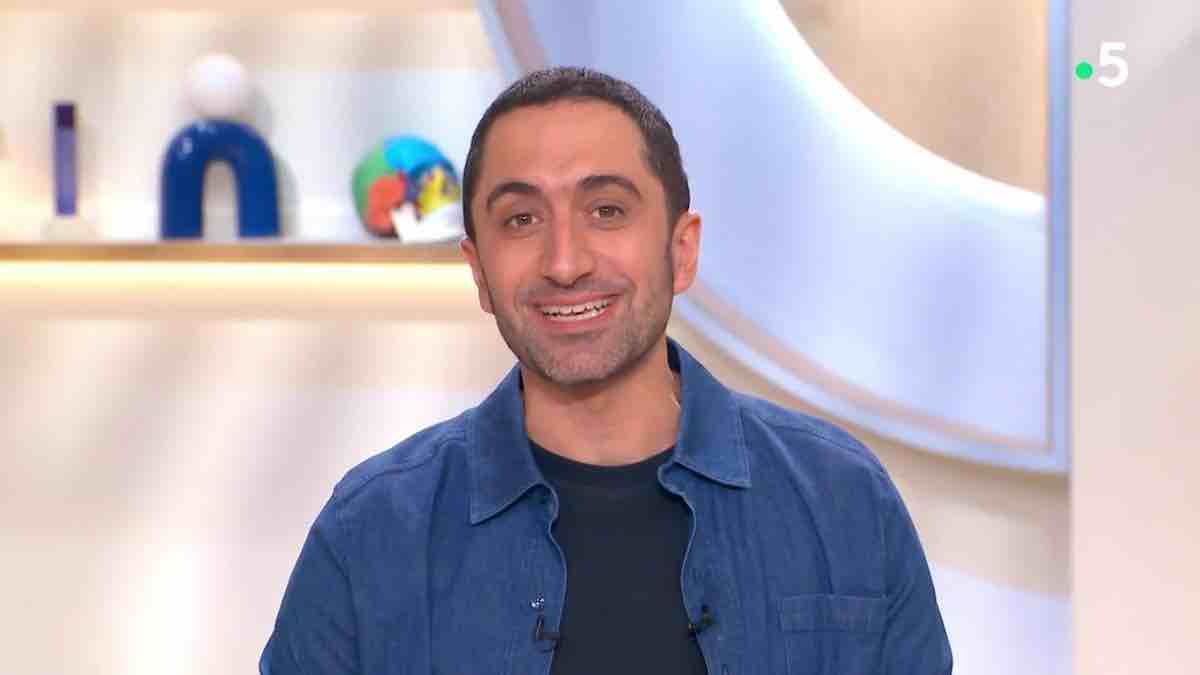 Ni trop, ni trop peu : pourquoi cette idée séduit autant depuis que Jimmy Mohamed en parle