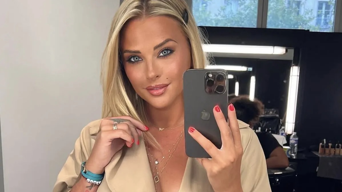 Loin des plateaux, Kelly Vedovelli a m&ucirc;ri sa d&eacute;cision pendant des mois