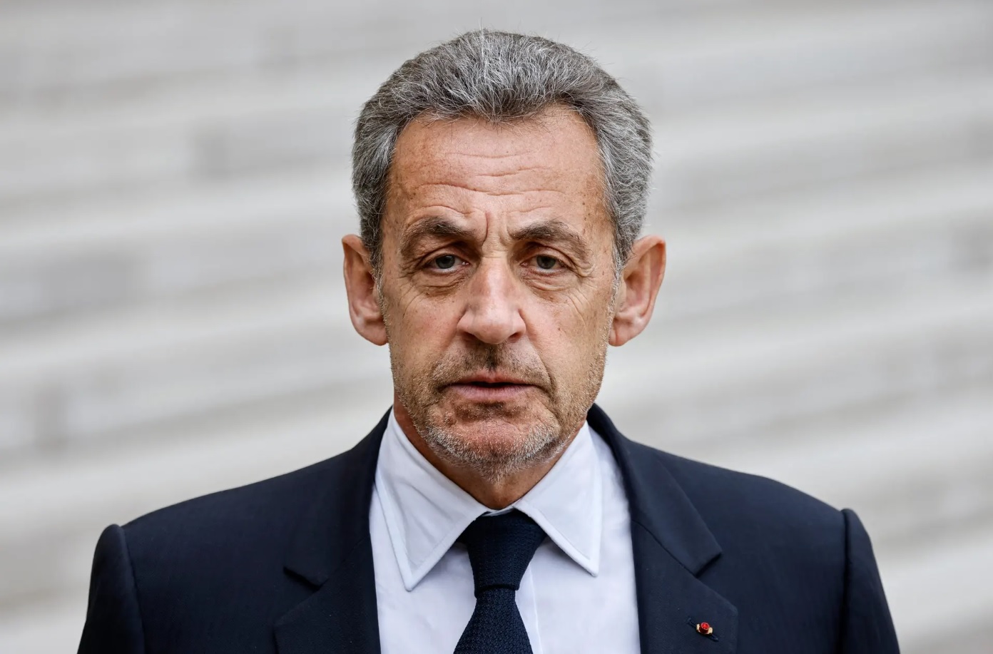 Pourquoi Nicolas Sarkozy s’en prend si violemment à Yann Barthès dans son nouveau livre