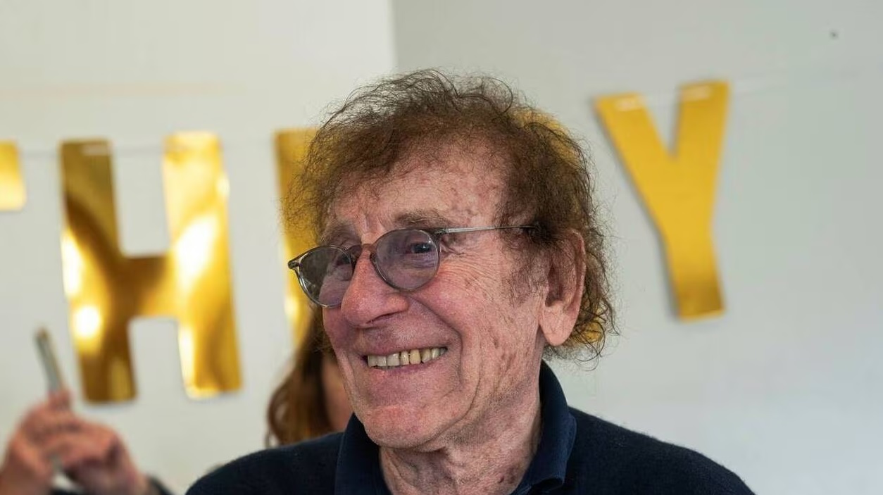 Alain Souchon prêt à quitter la France ? Laurent Voulzy affirme que la séquence a été coupée