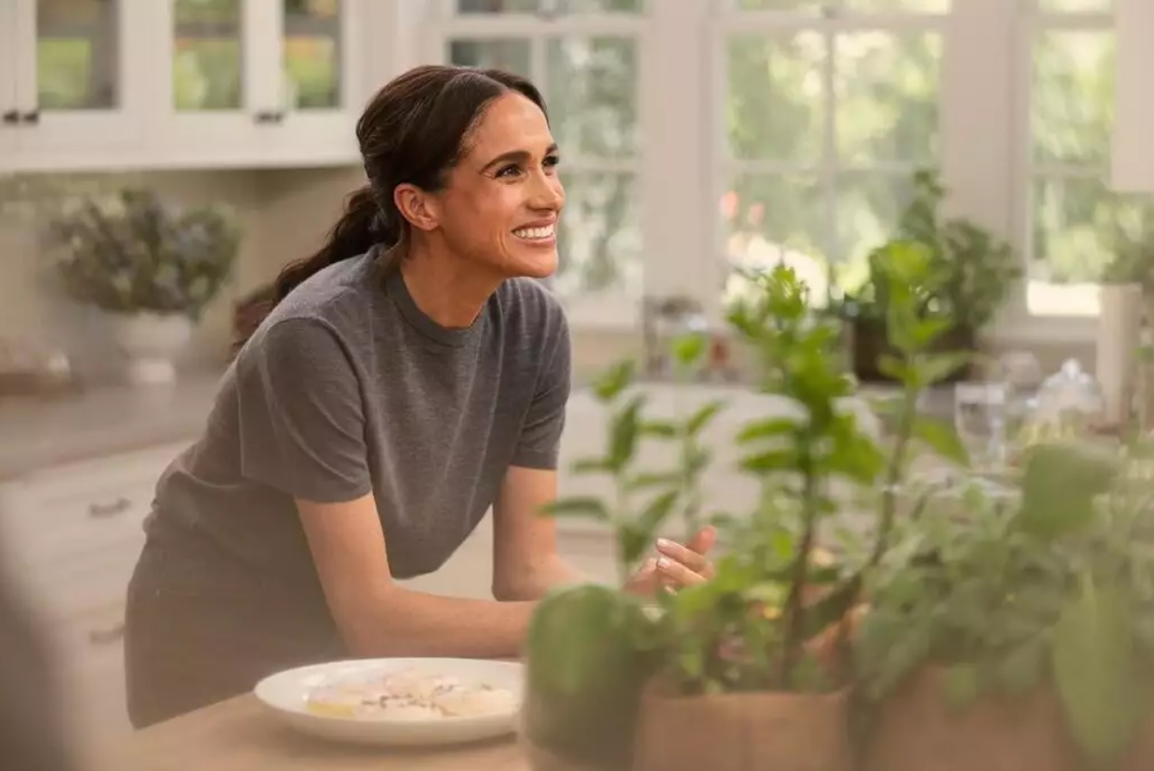 Meghan Markle visée par une plainte après sa recette bien-être sur Netflix : bain, brûlures et polémique à 9 millions d’euros