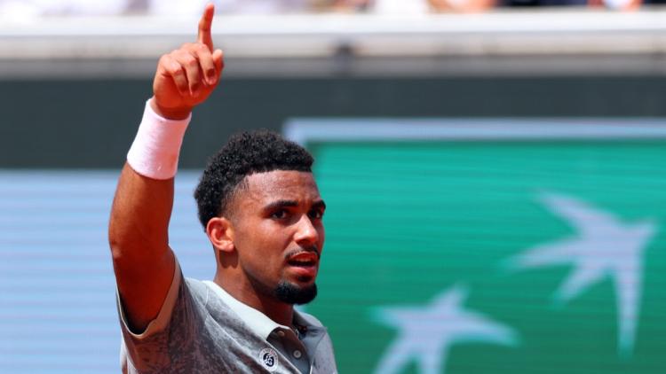 Roland-Garros 2025 : Arthur Fils brille, Jaume Munar accuse le public français d’irrespect