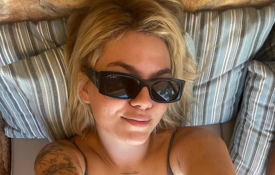 Louane : après sa septième place à l’Eurovision, elle fait le vide sous le soleil d’Ibiza