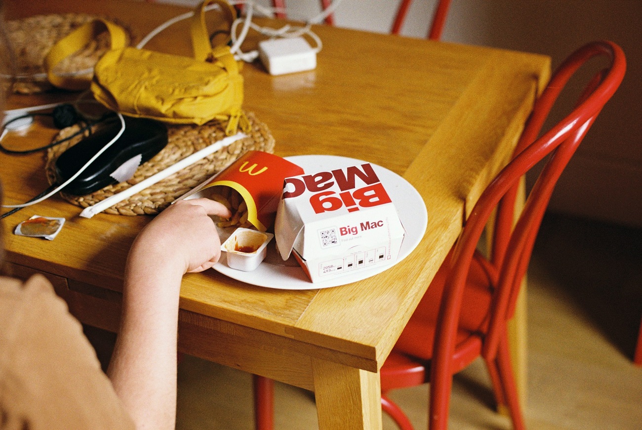 Junk food : une simple publicité suffit à faire trop manger les enfants, selon une étude