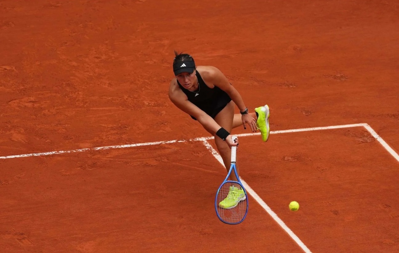 Roland-Garros 2025 : ce que dit le règlement qui a forcé une joueuse à retirer sa visière