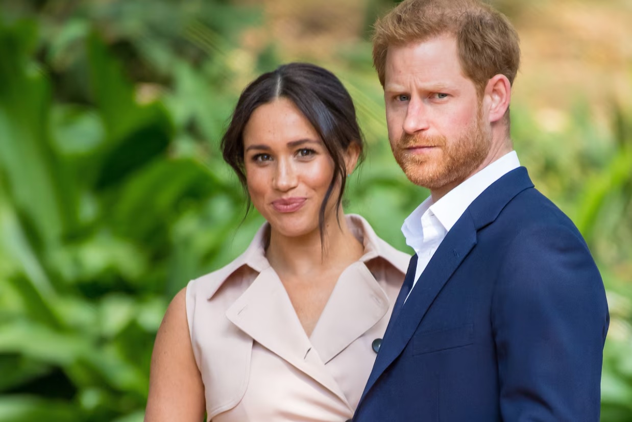 La vidéo surréaliste du Prince Harry perdu dans Londres fait le tour du web