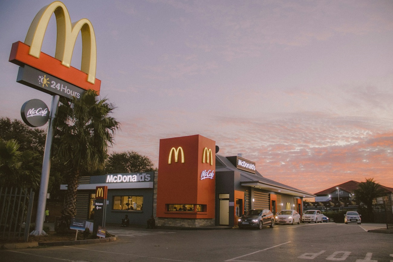 McDonald's passe en mode 24h/24 : la stratégie choc pour contrer la baisse de fréquentation
