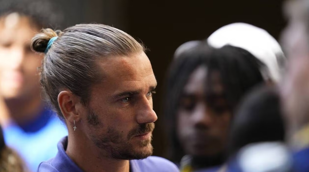 Antoine Griezmann papa pour la quatrième fois : ce détail bouleversant qui rompt la tradition