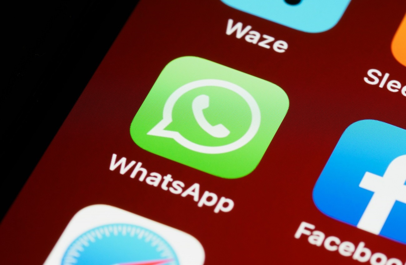 WhatsApp bouleverse ses règles : abonnements et publicités s’invitent dans la dernière version