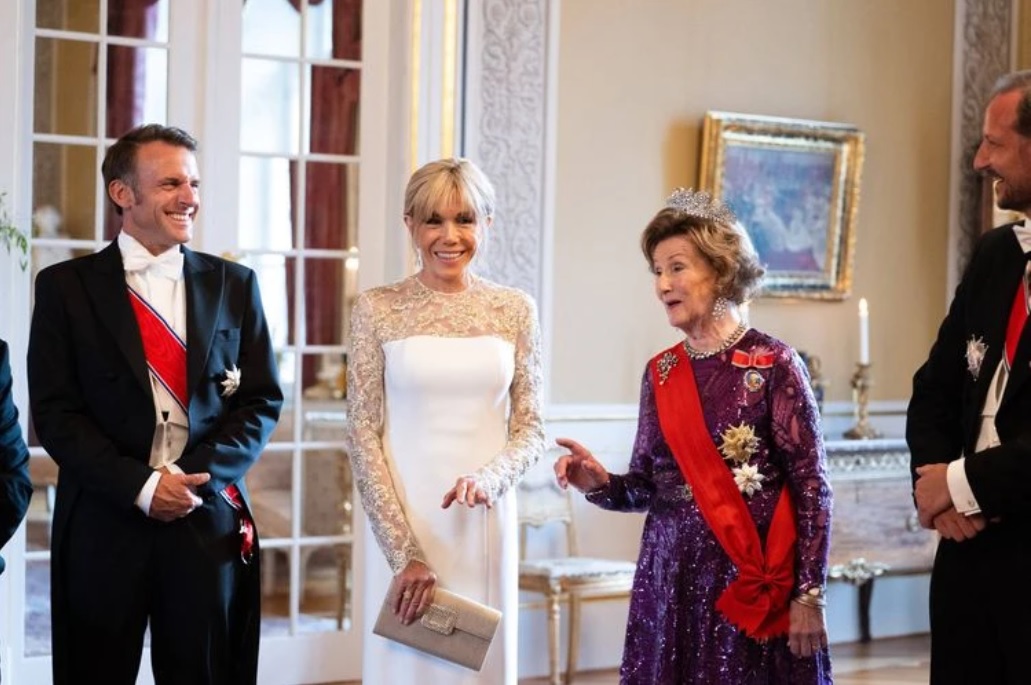 Brigitte Macron en Norvège : la robe en dentelle qui a émerveillé Oslo