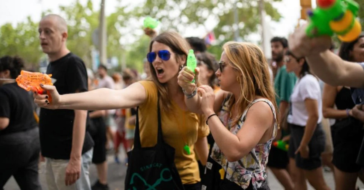 Espagne : les pistolets à eau deviennent le symbole anti-tourisme de masse