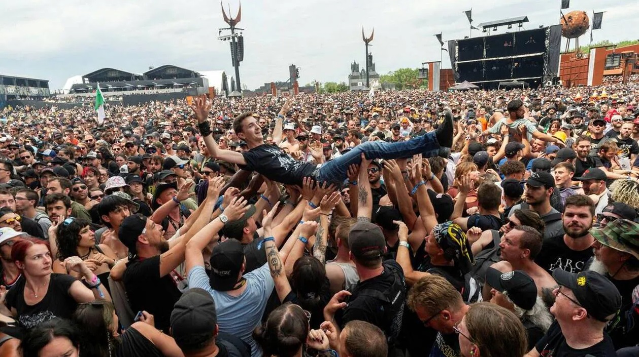 240 000 fans, 500 000 litres de bière : le Hellfest plus gigantesque que jamais